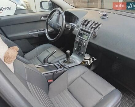 Черный Вольво В50, объемом двигателя 1.56 л и пробегом 261 тыс. км за 7200 $, фото 10 на Automoto.ua