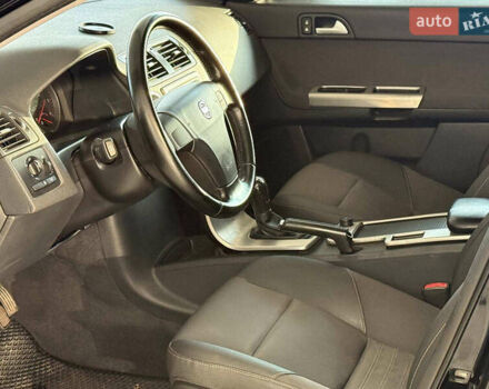 Черный Вольво В50, объемом двигателя 1.6 л и пробегом 265 тыс. км за 6890 $, фото 8 на Automoto.ua