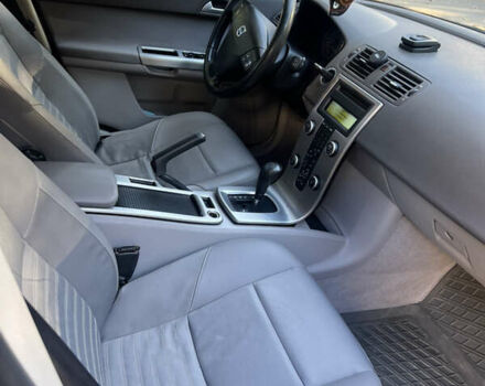 Вольво В50 2008 в Львове на Automoto.ua Черный Вольво В50, объемом двигателя 2 л и пробегом 333 тыс. км за 6400 $, фото 14 на Automoto.ua