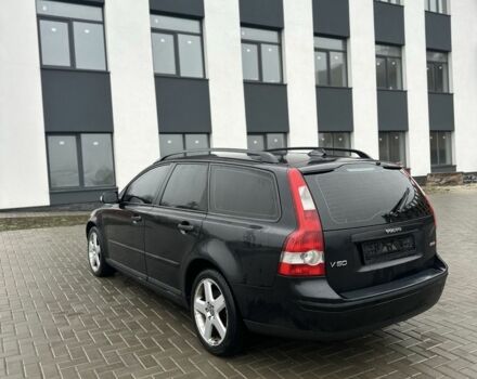 Черный Вольво В50, объемом двигателя 2 л и пробегом 308 тыс. км за 3100 $, фото 2 на Automoto.ua
