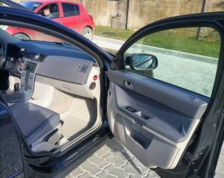 Черный Вольво В50, объемом двигателя 1.6 л и пробегом 285 тыс. км за 5900 $, фото 8 на Automoto.ua