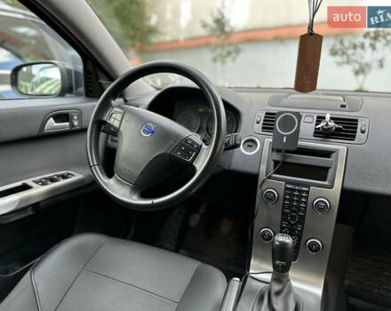 Вольво В50 2008 в Ивано-Франковске на Automoto.ua Черный Вольво В50, объемом двигателя 2 л и пробегом 300 тыс. км за 6500 $, фото 6 на Automoto.ua