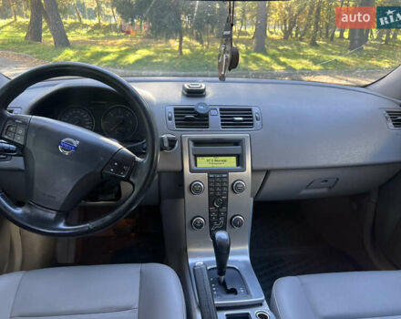 Вольво В50 2008 в Львове на Automoto.ua Черный Вольво В50, объемом двигателя 2 л и пробегом 333 тыс. км за 6400 $, фото 13 на Automoto.ua