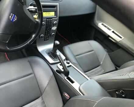 Черный Вольво В50, объемом двигателя 1.56 л и пробегом 310 тыс. км за 5150 $, фото 7 на Automoto.ua