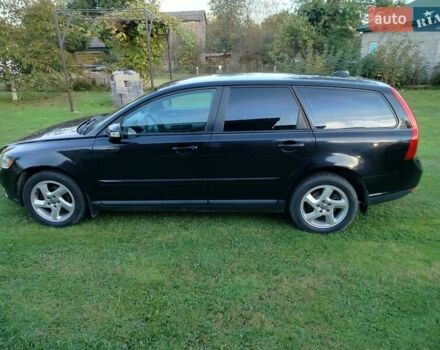 Черный Вольво В50, объемом двигателя 1.56 л и пробегом 231 тыс. км за 5500 $, фото 1 на Automoto.ua