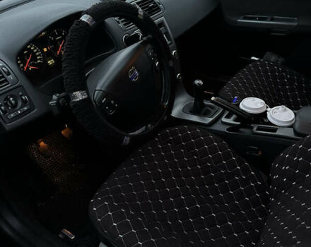 Черный Вольво В50, объемом двигателя 1.56 л и пробегом 282 тыс. км за 5299 $, фото 7 на Automoto.ua