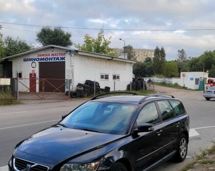 Черный Вольво В50, объемом двигателя 1.6 л и пробегом 217 тыс. км за 5600 $, фото 1 на Automoto.ua