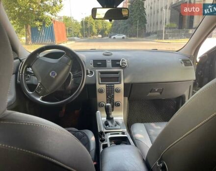 Черный Вольво В50, объемом двигателя 1.56 л и пробегом 265 тыс. км за 7300 $, фото 7 на Automoto.ua