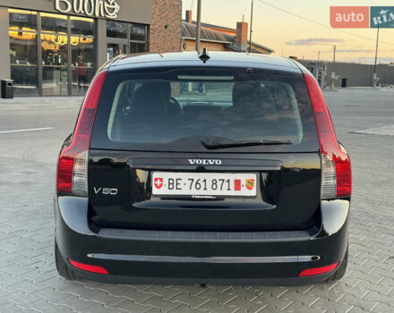 Черный Вольво В50, объемом двигателя 1.8 л и пробегом 243 тыс. км за 6550 $, фото 20 на Automoto.ua