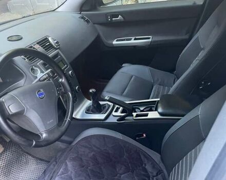 Черный Вольво В50, объемом двигателя 1.56 л и пробегом 265 тыс. км за 7300 $, фото 6 на Automoto.ua