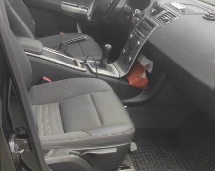 Вольво В50 2008 в Киеве на Automoto.ua Черный Вольво В50, объемом двигателя 2 л и пробегом 240 тыс. км за 8300 $, фото 13 на Automoto.ua