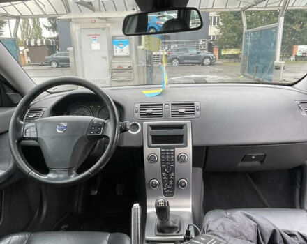 Черный Вольво В50, объемом двигателя 1.6 л и пробегом 322 тыс. км за 4800 $, фото 15 на Automoto.ua