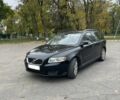 Черный Вольво В50, объемом двигателя 1.6 л и пробегом 200 тыс. км за 3306 $, фото 1 на Automoto.ua