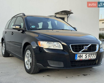 Черный Вольво В50, объемом двигателя 1.6 л и пробегом 223 тыс. км за 6999 $, фото 2 на Automoto.ua