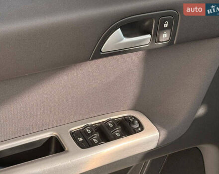 Черный Вольво В50, объемом двигателя 1.6 л и пробегом 265 тыс. км за 6890 $, фото 9 на Automoto.ua