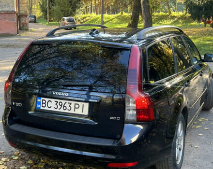 Вольво В50 2008 в Львове на Automoto.ua Черный Вольво В50, объемом двигателя 2 л и пробегом 333 тыс. км за 6400 $, фото 6 на Automoto.ua