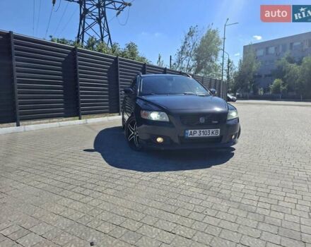 Черный Вольво В50, объемом двигателя 2 л и пробегом 430 тыс. км за 7500 $, фото 1 на Automoto.ua