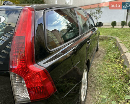Вольво В50 2008 в Ивано-Франковске на Automoto.ua Черный Вольво В50, объемом двигателя 2 л и пробегом 300 тыс. км за 6500 $, фото 5 на Automoto.ua