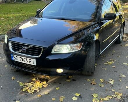 Вольво В50 2008 в Львове на Automoto.ua Черный Вольво В50, объемом двигателя 2 л и пробегом 333 тыс. км за 6400 $, фото 1 на Automoto.ua