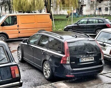 Черный Вольво В50, объемом двигателя 1.6 л и пробегом 298 тыс. км за 7000 $, фото 5 на Automoto.ua