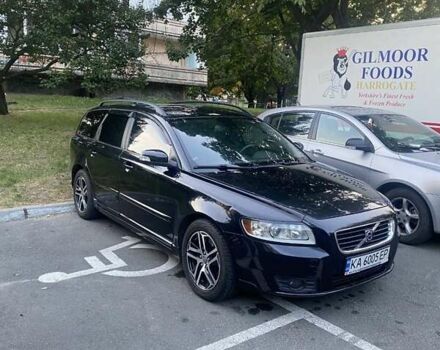 Черный Вольво В50, объемом двигателя 2.4 л и пробегом 270 тыс. км за 8000 $, фото 1 на Automoto.ua