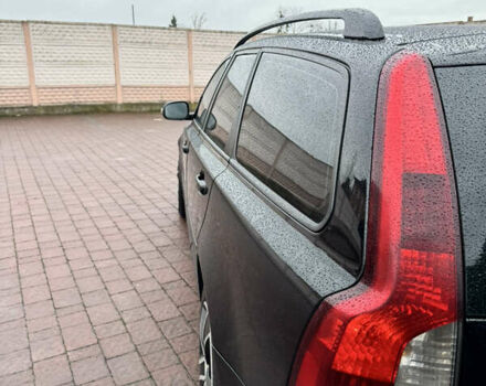 Черный Вольво В50, объемом двигателя 1.6 л и пробегом 324 тыс. км за 5799 $, фото 4 на Automoto.ua