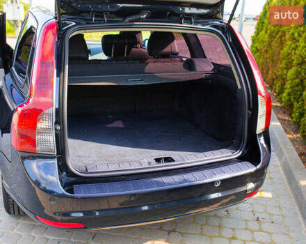 Черный Вольво В50, объемом двигателя 2 л и пробегом 282 тыс. км за 7932 $, фото 25 на Automoto.ua