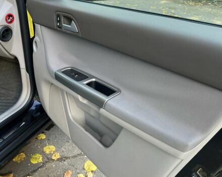 Вольво В50 2008 в Львове на Automoto.ua Черный Вольво В50, объемом двигателя 2 л и пробегом 333 тыс. км за 6400 $, фото 11 на Automoto.ua