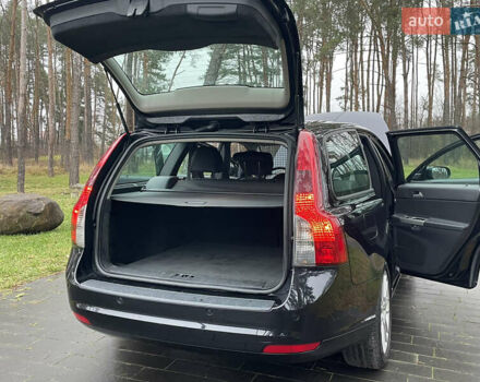 Черный Вольво В50, объемом двигателя 1.8 л и пробегом 189 тыс. км за 6950 $, фото 68 на Automoto.ua