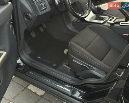 Чорний Вольво V50, об'ємом двигуна 1.6 л та пробігом 225 тис. км за 6950 $, фото 94 на Automoto.ua