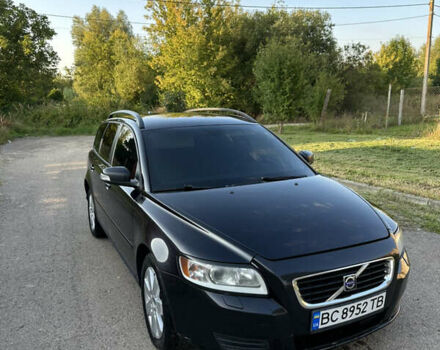 Черный Вольво В50, объемом двигателя 1.98 л и пробегом 260 тыс. км за 6299 $, фото 2 на Automoto.ua