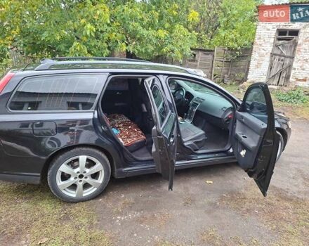 Черный Вольво В50, объемом двигателя 1.6 л и пробегом 265 тыс. км за 7800 $, фото 4 на Automoto.ua