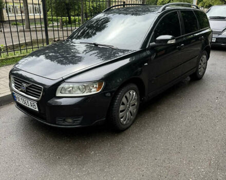 Черный Вольво В50, объемом двигателя 1.6 л и пробегом 303 тыс. км за 6100 $, фото 1 на Automoto.ua