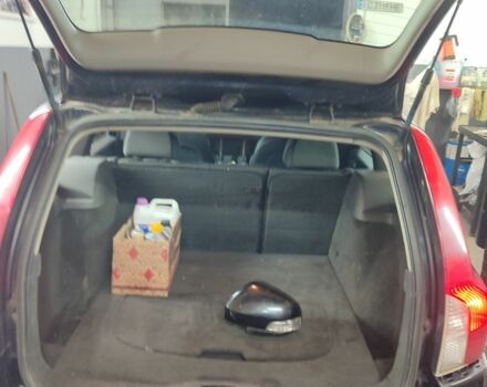 Черный Вольво В50, объемом двигателя 1.6 л и пробегом 234 тыс. км за 2700 $, фото 6 на Automoto.ua