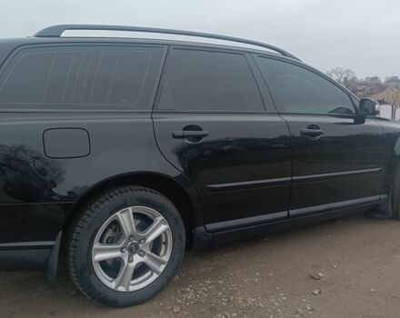 Черный Вольво В50, объемом двигателя 1.6 л и пробегом 210 тыс. км за 7500 $, фото 5 на Automoto.ua