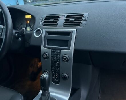 Черный Вольво В50, объемом двигателя 2 л и пробегом 301 тыс. км за 3100 $, фото 10 на Automoto.ua