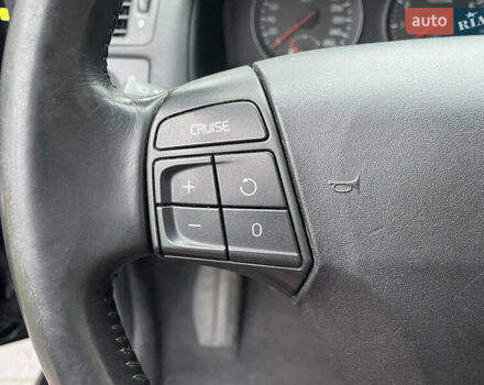 Черный Вольво В50, объемом двигателя 1.8 л и пробегом 189 тыс. км за 6950 $, фото 60 на Automoto.ua