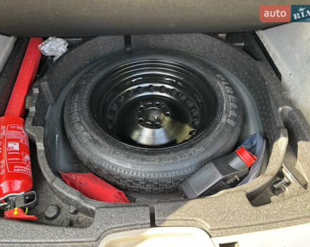 Чорний Вольво V50, об'ємом двигуна 1.6 л та пробігом 285 тис. км за 6550 $, фото 12 на Automoto.ua