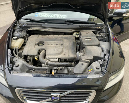 Вольво В50 2009 в Львове на Automoto.ua Черный Вольво В50, объемом двигателя 1.56 л и пробегом 270 тыс. км за 6399 $, фото 5 на Automoto.ua