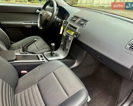 Черный Вольво В50, объемом двигателя 1.6 л и пробегом 191 тыс. км за 5699 $, фото 20 на Automoto.ua