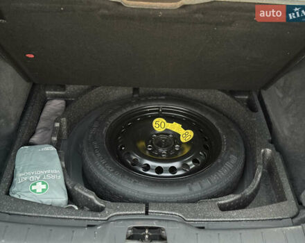 Чорний Вольво V50, об'ємом двигуна 1.6 л та пробігом 225 тис. км за 6950 $, фото 127 на Automoto.ua