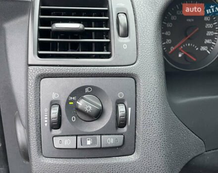 Черный Вольво В50, объемом двигателя 1.8 л и пробегом 189 тыс. км за 6950 $, фото 56 на Automoto.ua