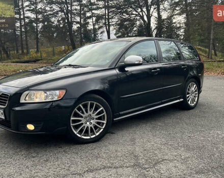 Чорний Вольво V50, об'ємом двигуна 1.56 л та пробігом 205 тис. км за 6800 $, фото 1 на Automoto.ua