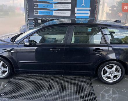 Черный Вольво В50, объемом двигателя 1.6 л и пробегом 264 тыс. км за 6500 $, фото 4 на Automoto.ua