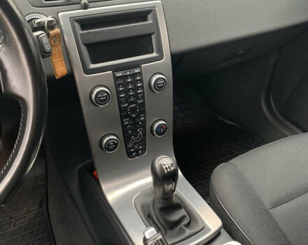 Вольво В50 2009 в Новониколаевке на Automoto.ua Черный Вольво В50, объемом двигателя 1.56 л и пробегом 246 тыс. км за 6500 $, фото 21 на Automoto.ua