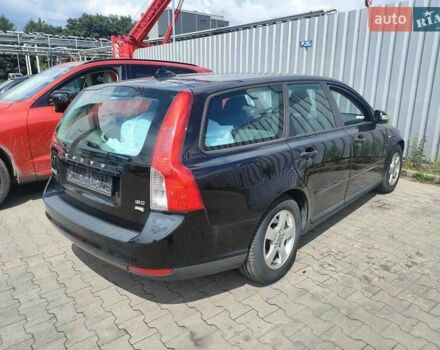 Вольво В50 2009 в Киеве на Automoto.ua Черный Вольво В50, объемом двигателя 1.56 л и пробегом 231 тыс. км за 7400 $, фото 3 на Automoto.ua