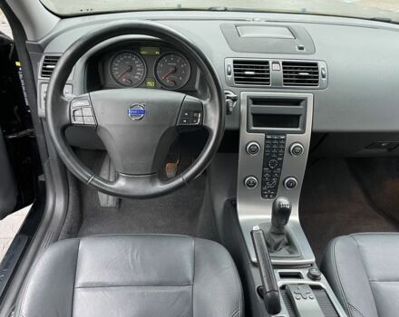 Черный Вольво В50, объемом двигателя 1.8 л и пробегом 189 тыс. км за 6950 $, фото 12 на Automoto.ua