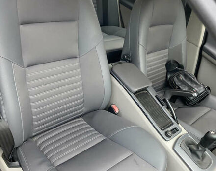 Чорний Вольво V50, об'ємом двигуна 0 л та пробігом 198 тис. км за 6500 $, фото 10 на Automoto.ua