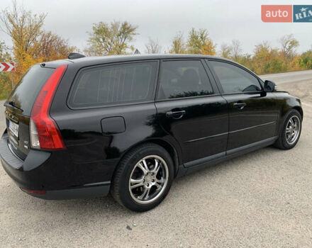 Черный Вольво В50, объемом двигателя 1.56 л и пробегом 247 тыс. км за 6500 $, фото 4 на Automoto.ua