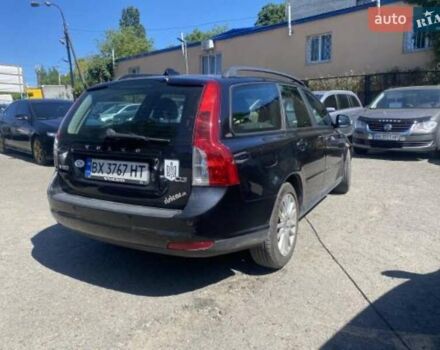 Черный Вольво В50, объемом двигателя 2 л и пробегом 300 тыс. км за 7500 $, фото 1 на Automoto.ua